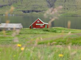 Summer house by the sea, Hotel in Svínáir
