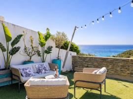 VUEMER Bandol - GRANDE TERRASSE de 45m2 VUE MER PISCINE PARKING, khách sạn ở Bandol