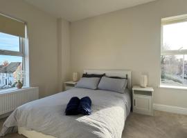 Central Aldershot Flat, Near Station & Town Centre, hotel en Aldershot