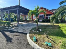 Villa in Hartland Estates, Priory Ocho Rios JA, hotel en Priory