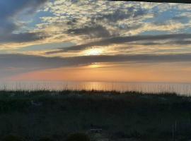 WEL102 Wellington by the Sea. OCEANFRONT Condo. Salt Water Pool! Elevator! No Steps to Entry!, кондомініум у місті Croatan Shores