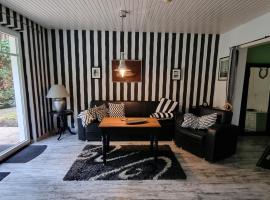 Ferienwohnung Kaptain´s Kombüse, hotel di Burhave