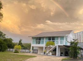 Home stay, hotel i Bang Lamung