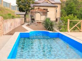 Shen toon guesthouse, hotel em Shnogh