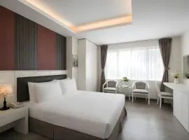 Asian Ruby Center Point Hotel - Near Nguyen Hue Street