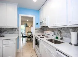 Cozy 1BR Sanibel Condo by Beach Colony Inn 49