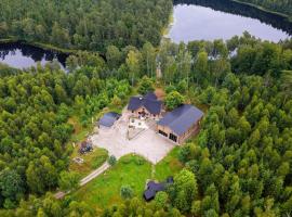 BLE107-Svaengsta-Oevre-Aemnebodavaegen-312-81，Sv&auml;ngsta的有熱水按摩池的飯店