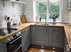 Fernhill Hideaway, Hotel in Charmouth