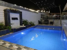 Private Pool Villa in Silang Tagaytay – hotel w mieście Silang
