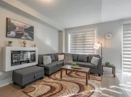 Bright and Spacious 3BR, 2,5 Bath Home in Caledon