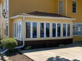 Historic Troy Home Close to Shops with Fire Pit