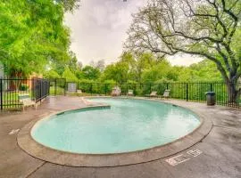 1 Bedroom apt w Swimming Pool Wifi Parking In Dallas TX