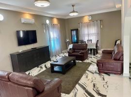 Tranquil Stay Tujereng, hotel i Tujering