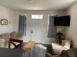 Coles Point Marina and Campground, hotel em Hague