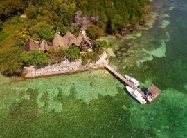 Accommodation on a coral island with turquoise sea, Hotel in Cartagena