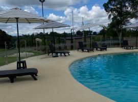 Mahawi Resort, хотел в Каларка