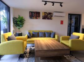 Five Clover Hotel, Ilupeju, hotel en Lagos