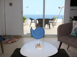 Departamentos Amoblados Frente al Mar Manta -PROINKASA, hotel in Manta