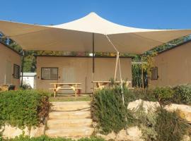 אירוח משק 42 โรงแรมในSheʼar Yashuv