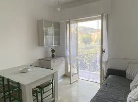 Da Beppe - luminoso bilocale 5 minuti dal mare