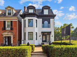 Hidden Gem | JZ Vacation Rentals: Tower Grove şehrinde bir otel