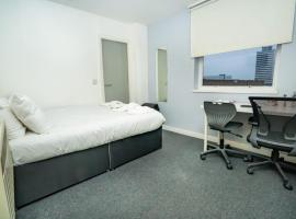 Budget Bright En-Suite Room in Central Coventry, hotel em Coventry