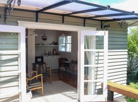 The Alchemist Retreat, Private Studio in Carterton – hotel w mieście Carterton