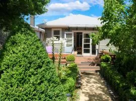 The Alchemist Retreat, Private Studio in Carterton