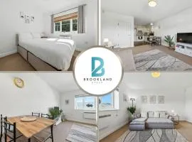 Two Bedroom Flat by Brookland Stays Serviced Accommodation Short Lets Leeds with Free WiFi
