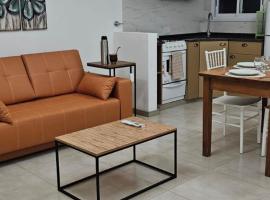 Emilun Apart Hotel Urdinarrain، فندق في Urdinarrain