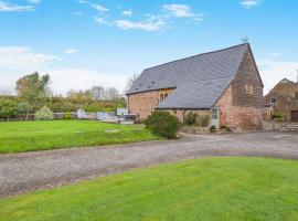 4 Bed in Etloe oc-e34026, hotel en Blakeney