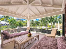 Viesnīca Bleu Tropical Spacious 3BDR Walkable Anse Marcel beach and marina pilsētā Anse Marcel 