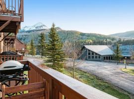 Mountain Condo w Views, Balconies and Fireplace, hotel a Durango