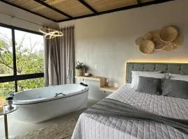 Cabin near Gramado with hydro and fireplace