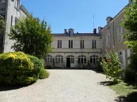 Le Gîte Du Parc avec parking vieux port et plage au calme