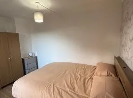 Cosy room 1 Gatwick Airport