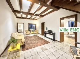 Ferienhaus Landhaus EMG Kempen, in Alleinlage nah Düsseldorf und Venlo mit Pool und Garten für Familien Gruppen bis 22 Personen, hotel v destinaci Tönisvorst