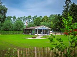 Chalet Achterbosch, hotel i Lieshout