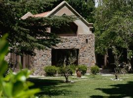 Casa Entonada - Hotel Boutique, hotel en Chacras de Coria