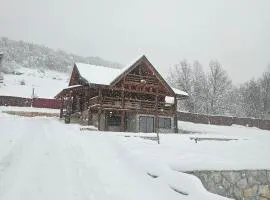 Luxury Family Lodge - Pool, Spa & Tennis Paradise