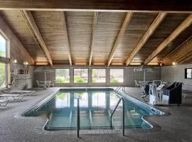 Blossom Hotel & Suites Traverse City