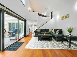 Manor creek Vacation Getaway Navy Family House, ξενοδοχείο σε Beach Park
