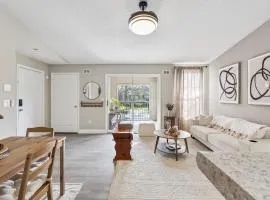 Quiet Gated Condo Near Universal with Pool and View