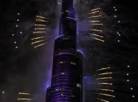 Private Room in Luxurious 3BR Apartment with BURJ KHALIFA view in Downtown near Dubai Mall