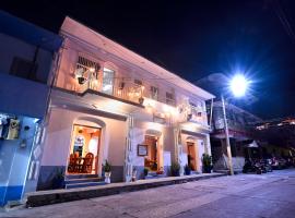 Hotel y Restaurante El Peregrino, Hotel in Flores