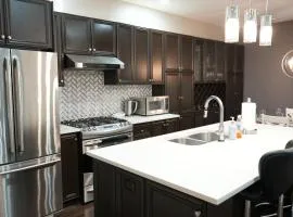 Luxury 5BR Home with Spa Bath