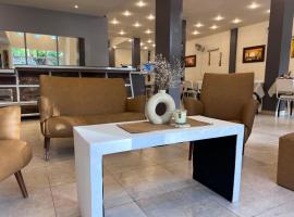 Hotel Alfonso NUEVO DUEÑO, готель у місті Санта-Тересіта