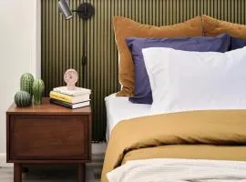 Midcentury Couples Designer Loft - Casa Tuya