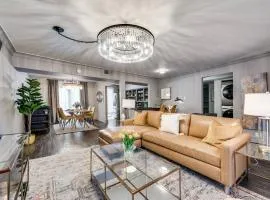 Spacious 2-Bed Dallas Condo Patio Resort Pool