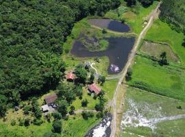Camping Fazenda Serramar, khách sạn ở Palhoça